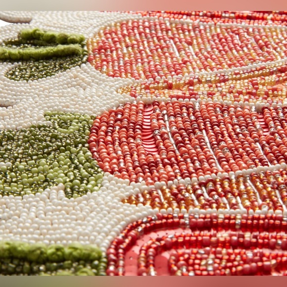Beaded carrot table runner - Picture 12 of 14